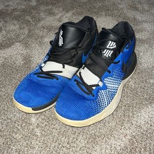 Mens Kyrie Irving Basketball Shoes